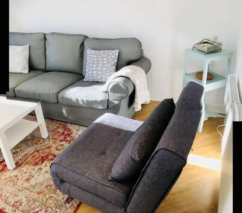 Marina Waves Apartment- Brighton, Free Parking, Patio, Ground-Floor Holiday Home, Sleeps 3 아파트