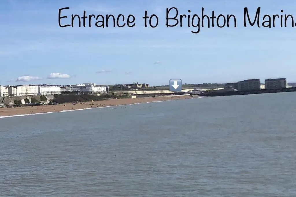 아파트 Marina Waves Apartment- Brighton, Free Parking, Patio, Ground-Floor Holiday Home, Sleeps 3 영국