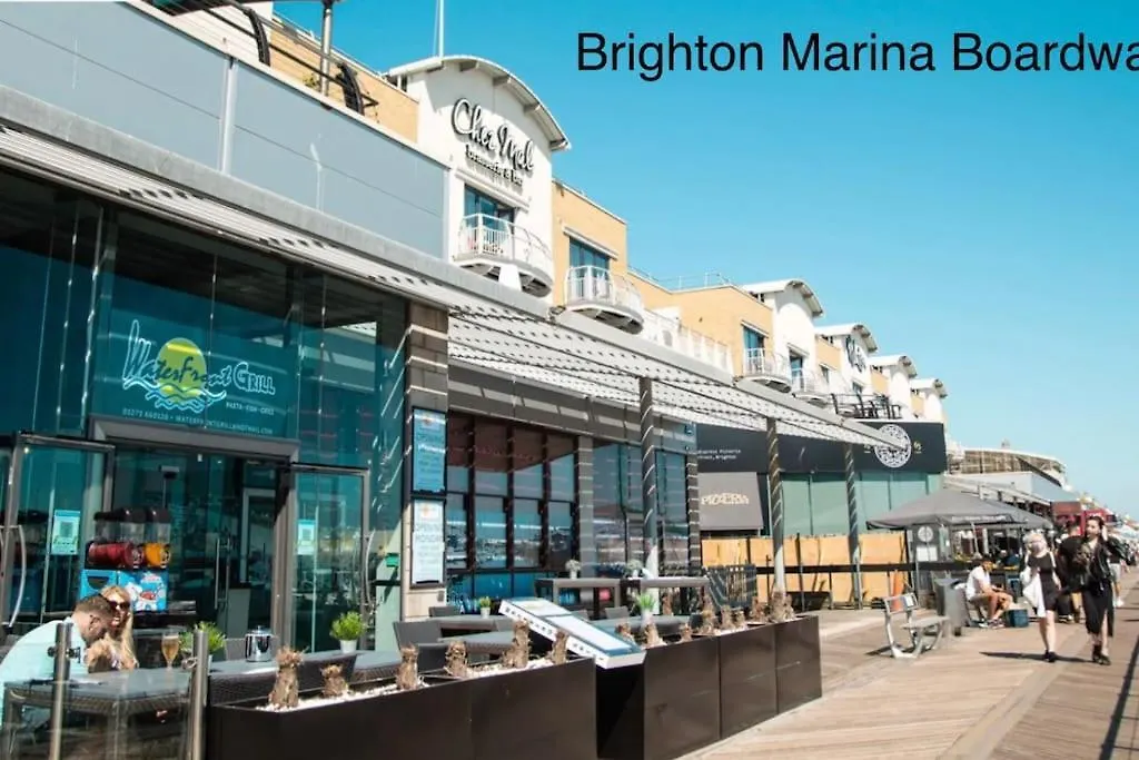 Marina Waves Apartment- Brighton, Free Parking, Patio, Ground-Floor Holiday Home, Sleeps 3 公寓